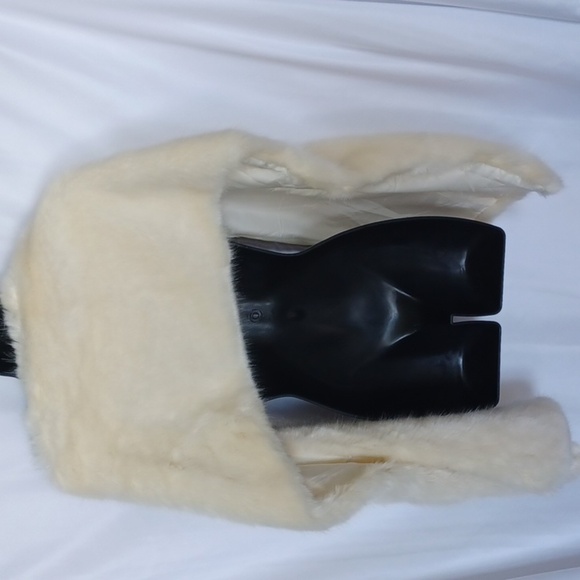 Vintage Faux Fur wrap, beautiful, well made, feels like real, but no tags, satin - Picture 5 of 8